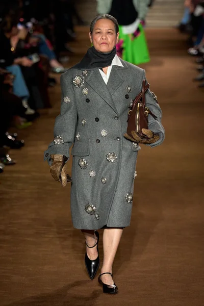 Look 29
